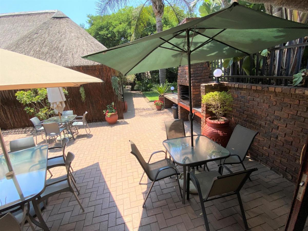 Safari Club Guest Lodge Or Tambo International Airport Kempton Park Exterior photo