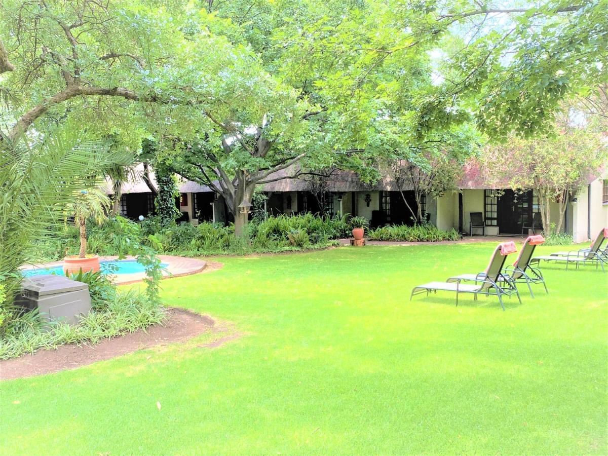 Safari Club Guest Lodge Or Tambo International Airport Kempton Park Exterior photo