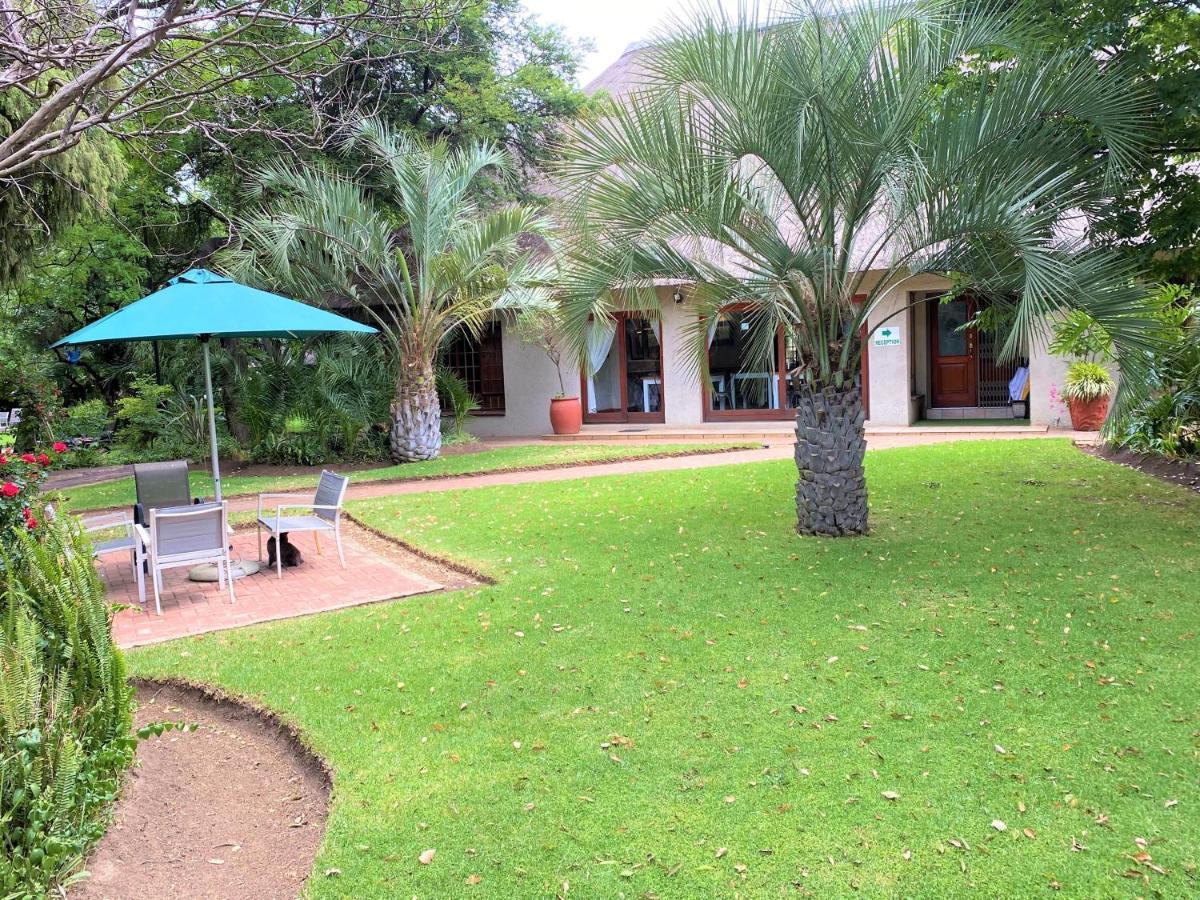 Safari Club Guest Lodge Or Tambo International Airport Kempton Park Exterior photo
