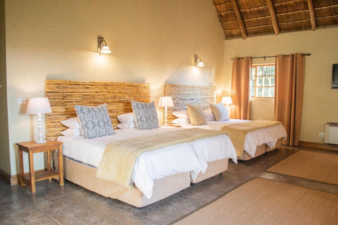 Safari Club Guest Lodge Or Tambo International Airport Kempton Park Exterior photo