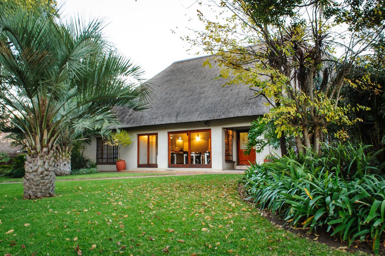 Safari Club Guest Lodge Or Tambo International Airport Kempton Park Exterior photo