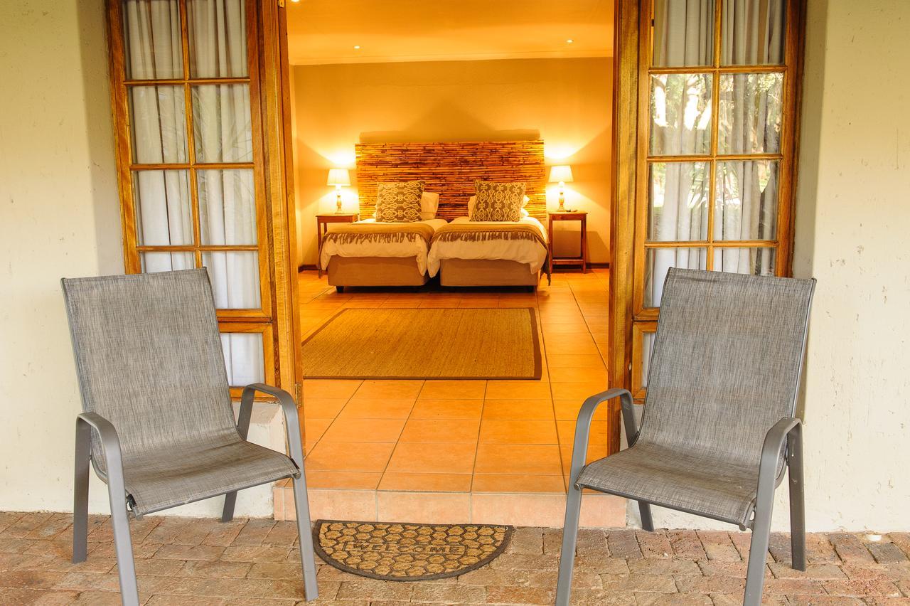 Safari Club Guest Lodge Or Tambo International Airport Kempton Park Exterior photo